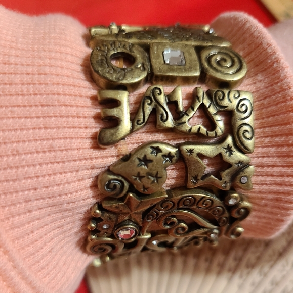 Vintage Stretch Bracelet - Picture 12 of 17